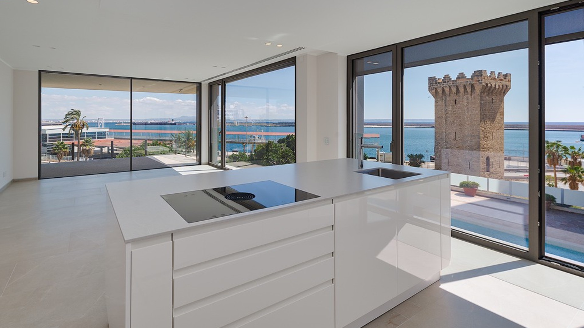 APARTMENT IN PASEO MARITIMO