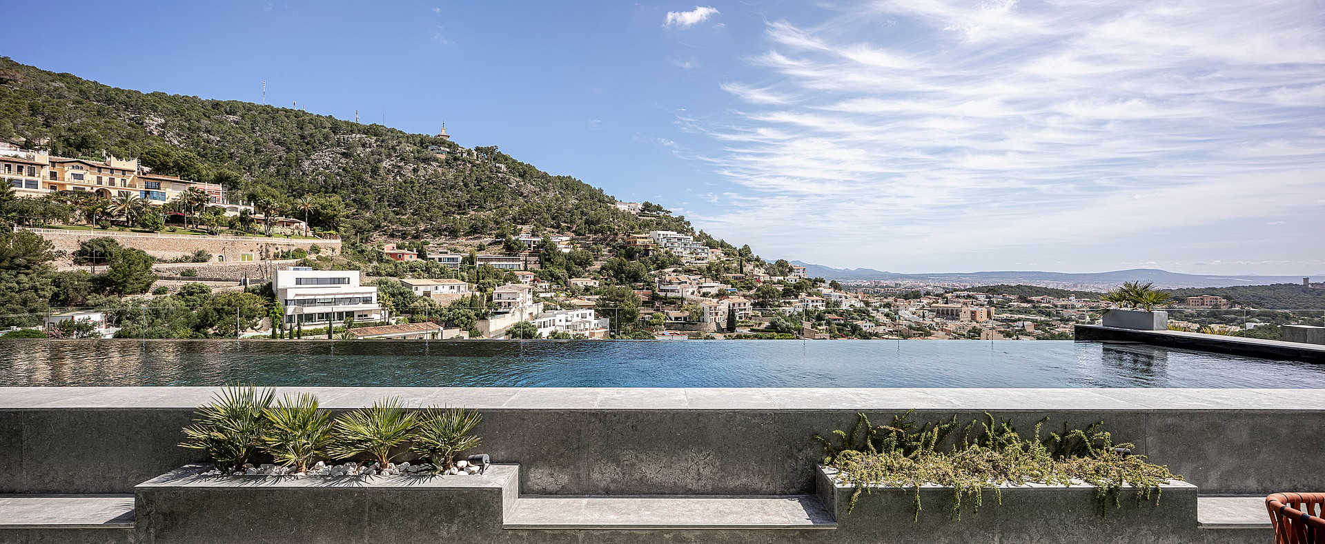 VILLA GENOVA