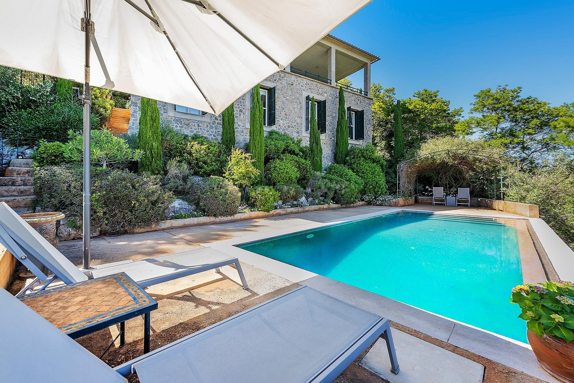 GEORGE SAND VILLA