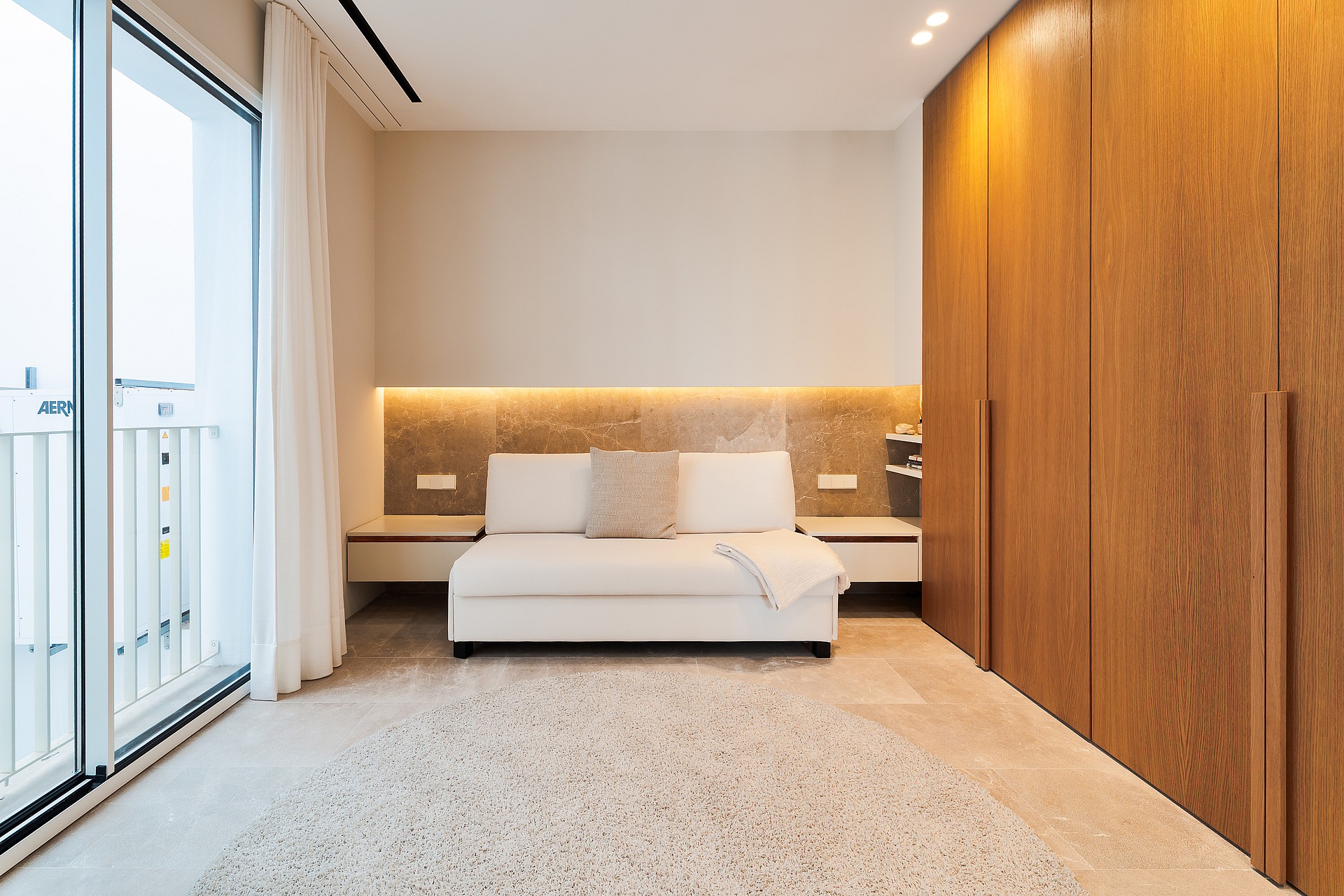 Paseo Maritimo Residence