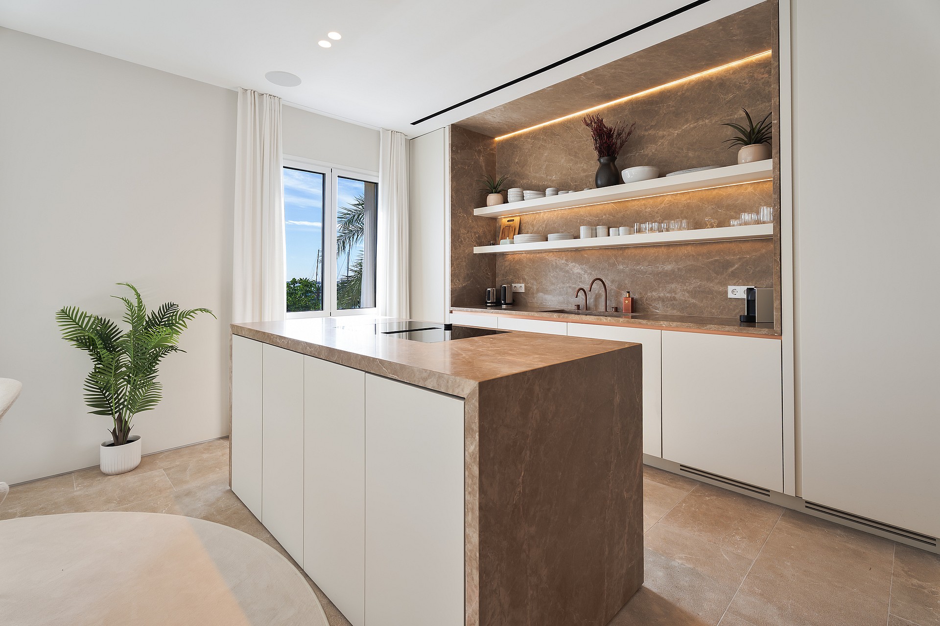 Paseo Maritimo Residence