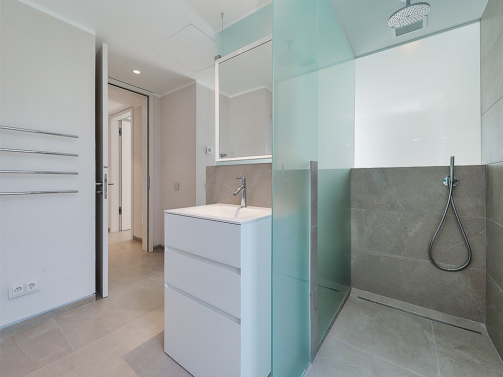 APARTMENT IN PASEO MARITIMO