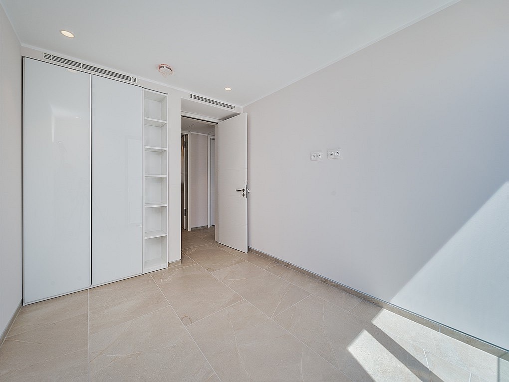 APARTMENT IN PASEO MARITIMO