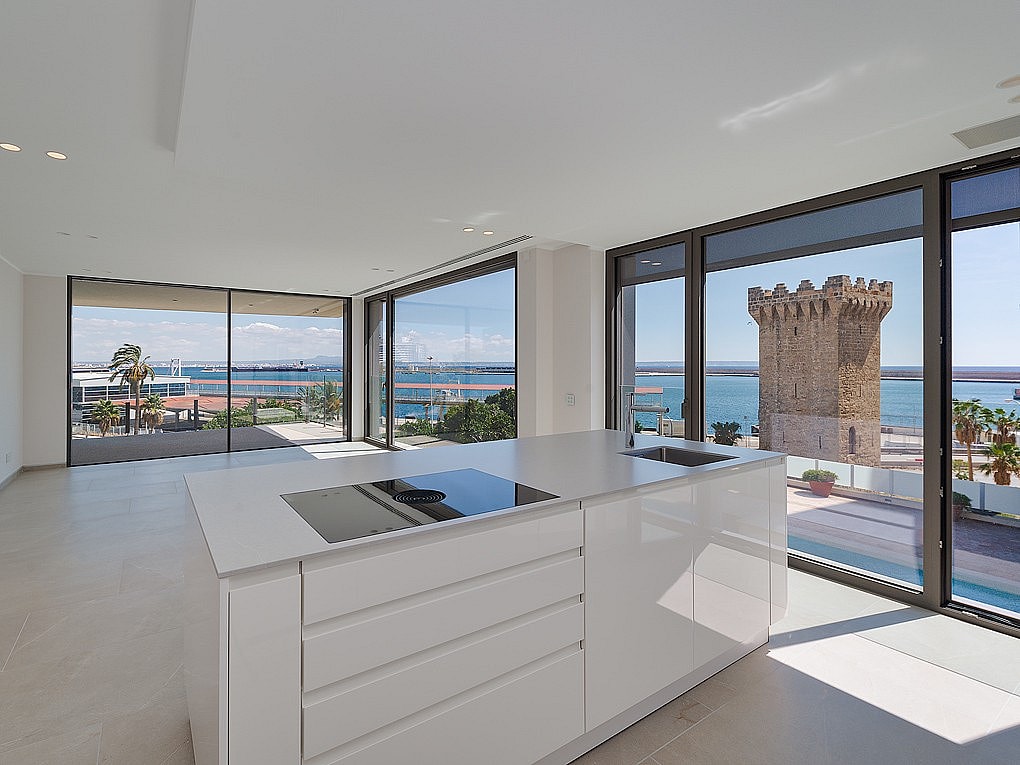 APARTMENT IN PASEO MARITIMO