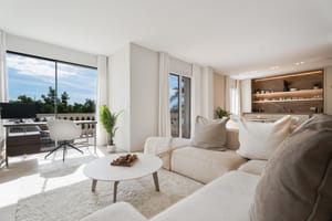 Paseo Maritimo Residence