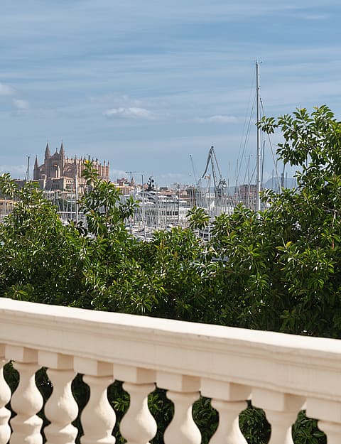 Paseo Maritimo Residence