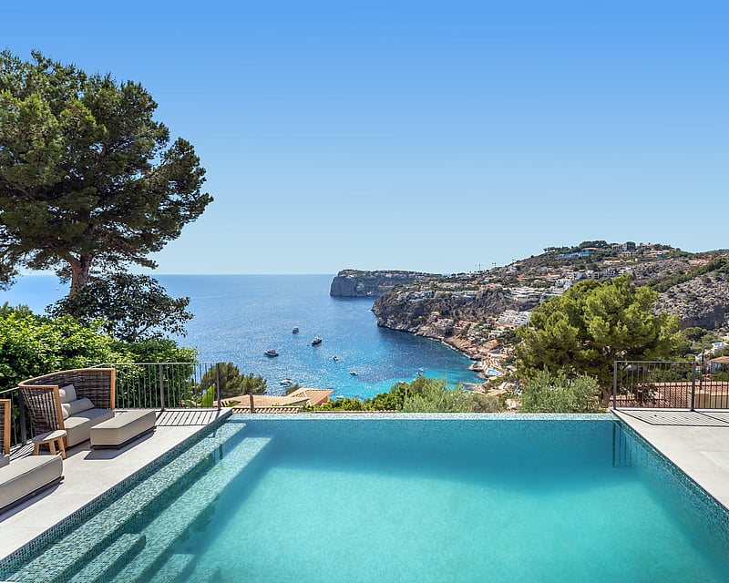 VILLA IN CALA LLAMP