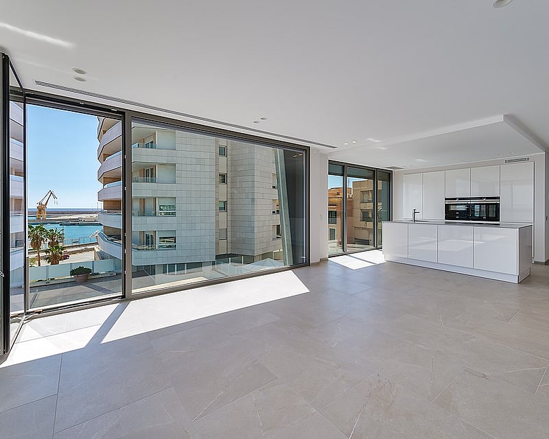 APARTMENT IN PASEO MARITIMO