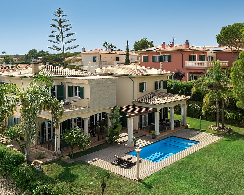 VILLA REINA