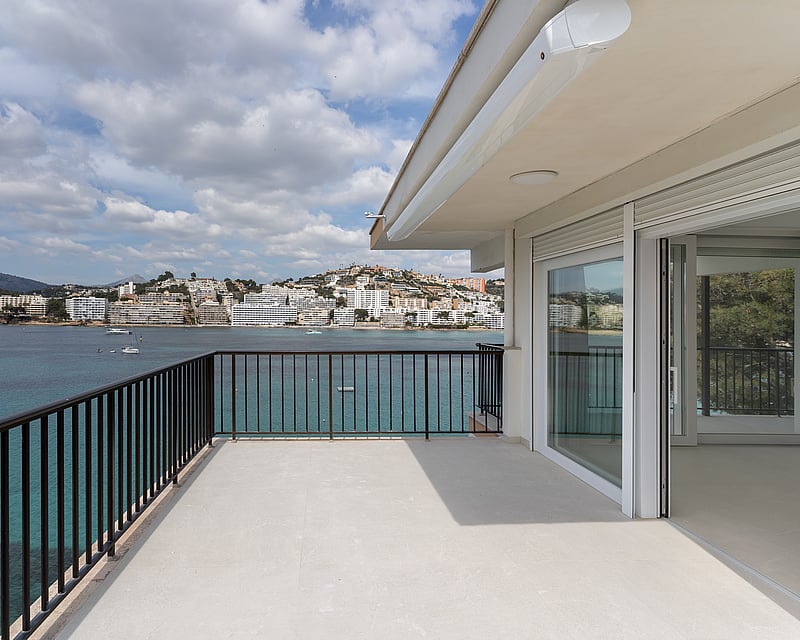 FRONTLINE PENTHOUSE IN SANTA PONSA