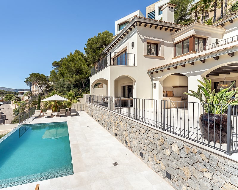 VILLA IN CALA LLAMP