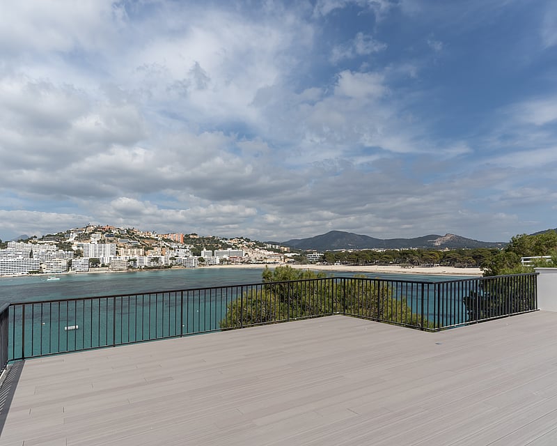 FRONTLINE PENTHOUSE IN SANTA PONSA