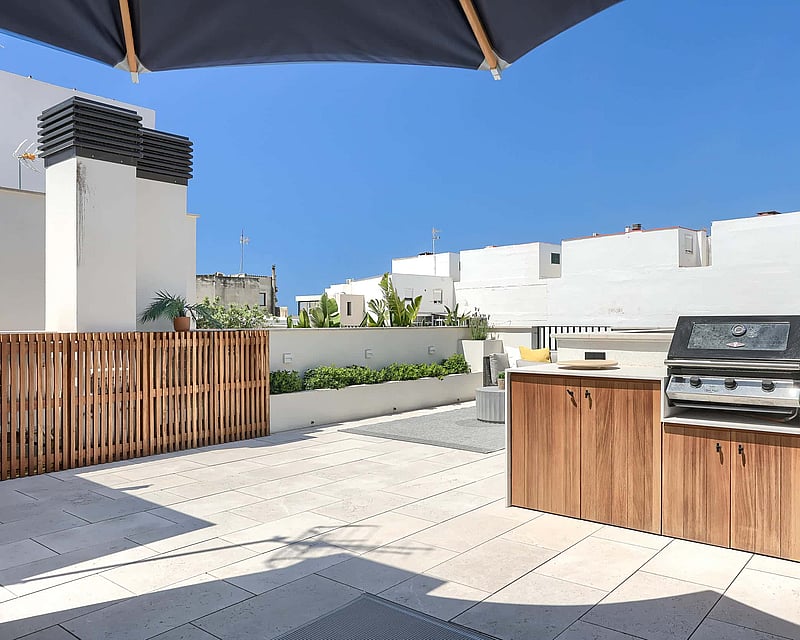 MODERN MOLINAR TOWNHOUSE