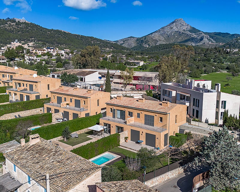 ES CAPDELLA TOWNHOUSE
