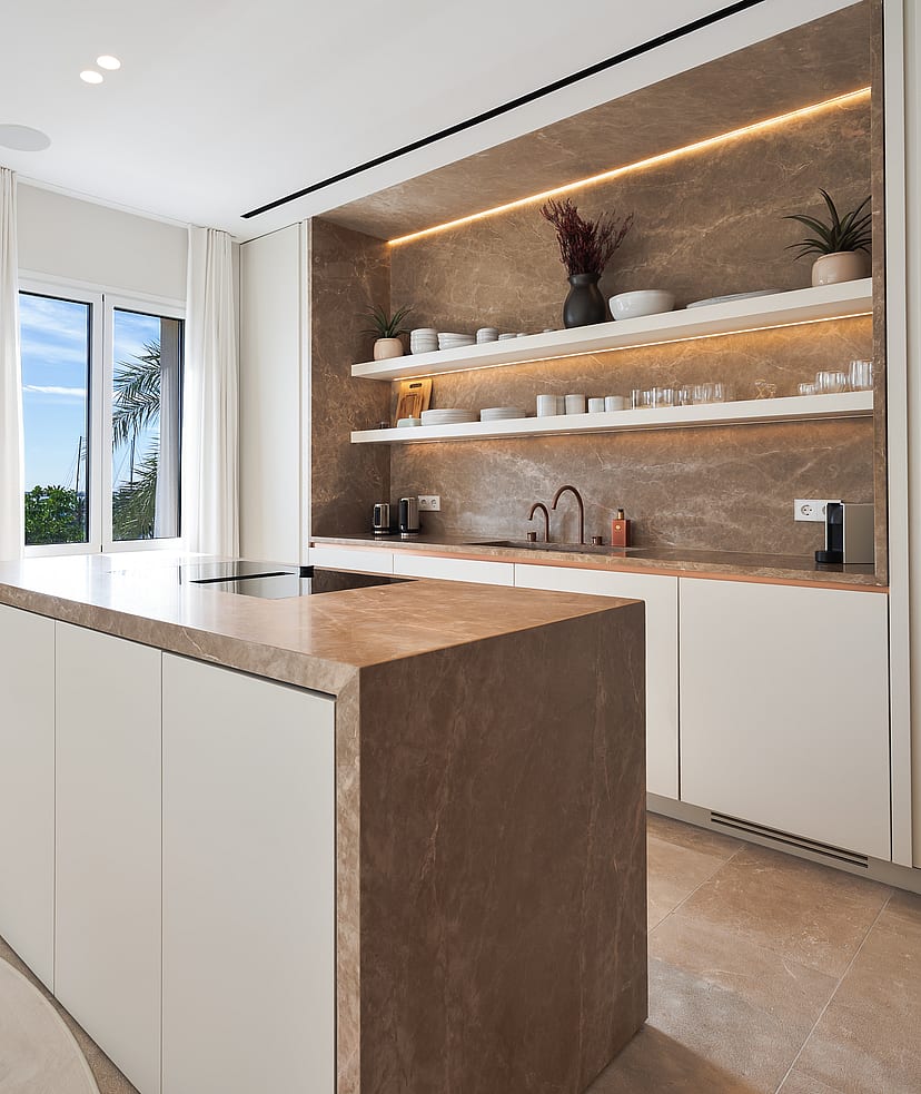 Paseo Maritimo Residence