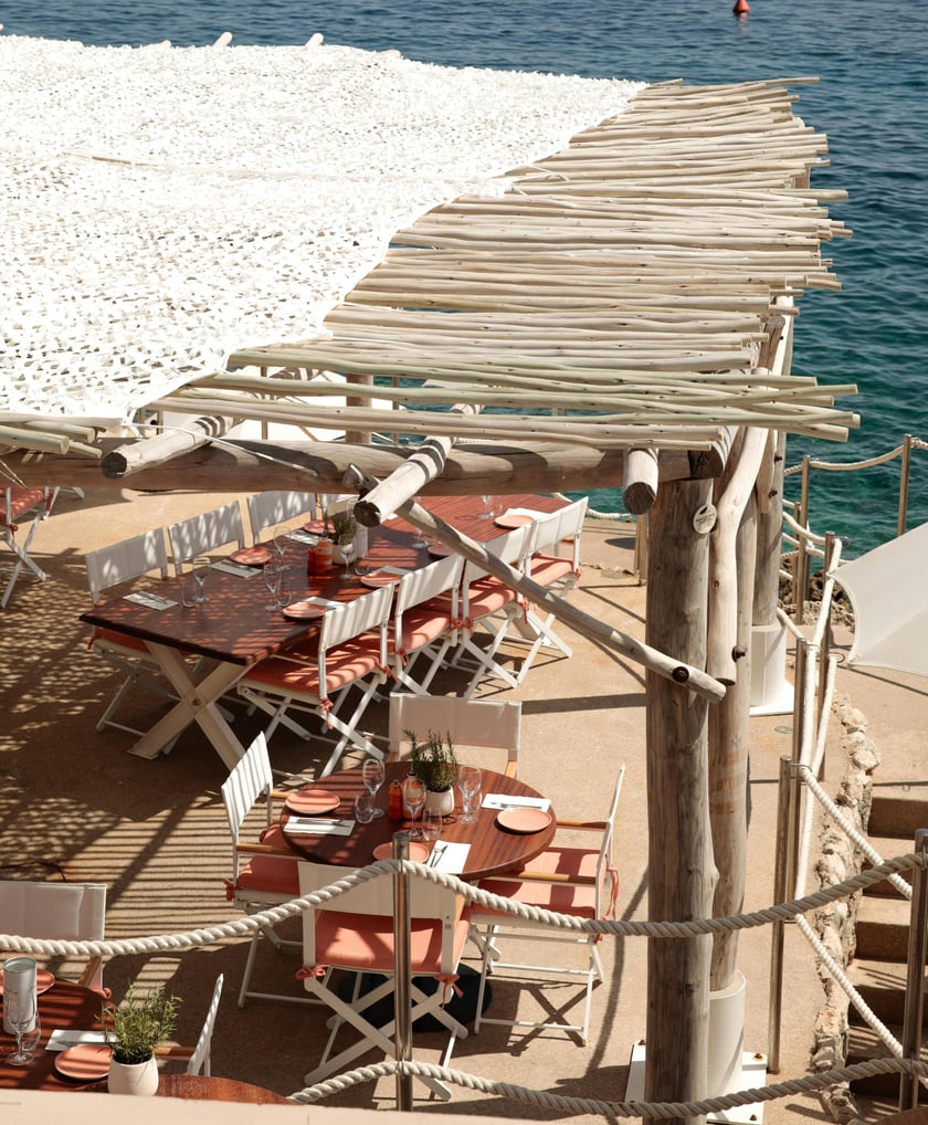 PURO BEACH RESTAURANT