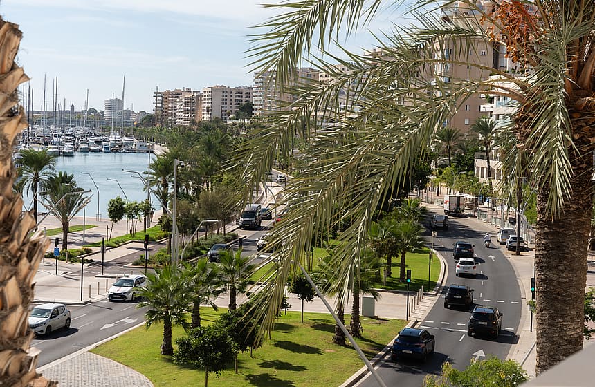 Paseo Maritimo Residence