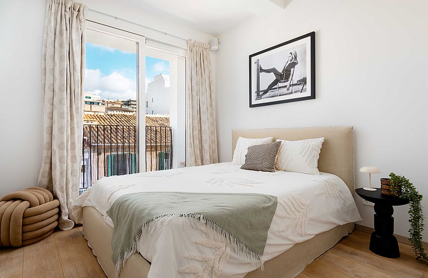 bedroom, penthouse bedroom, balcony, Palma apartment, en suite bedroom
