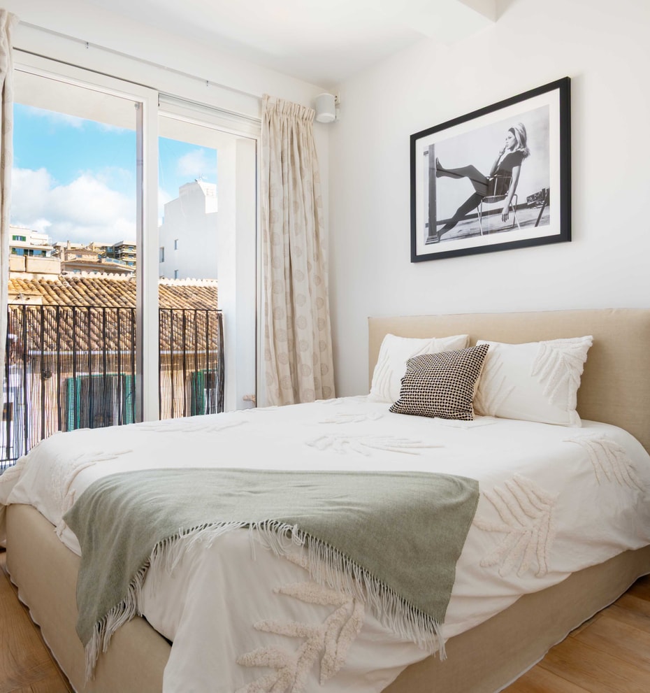 bedroom, penthouse bedroom, balcony, Palma apartment, en suite bedroom